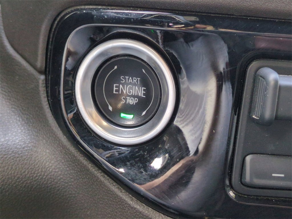 Used 2025 GMC Sierra 1500 SLT image 28