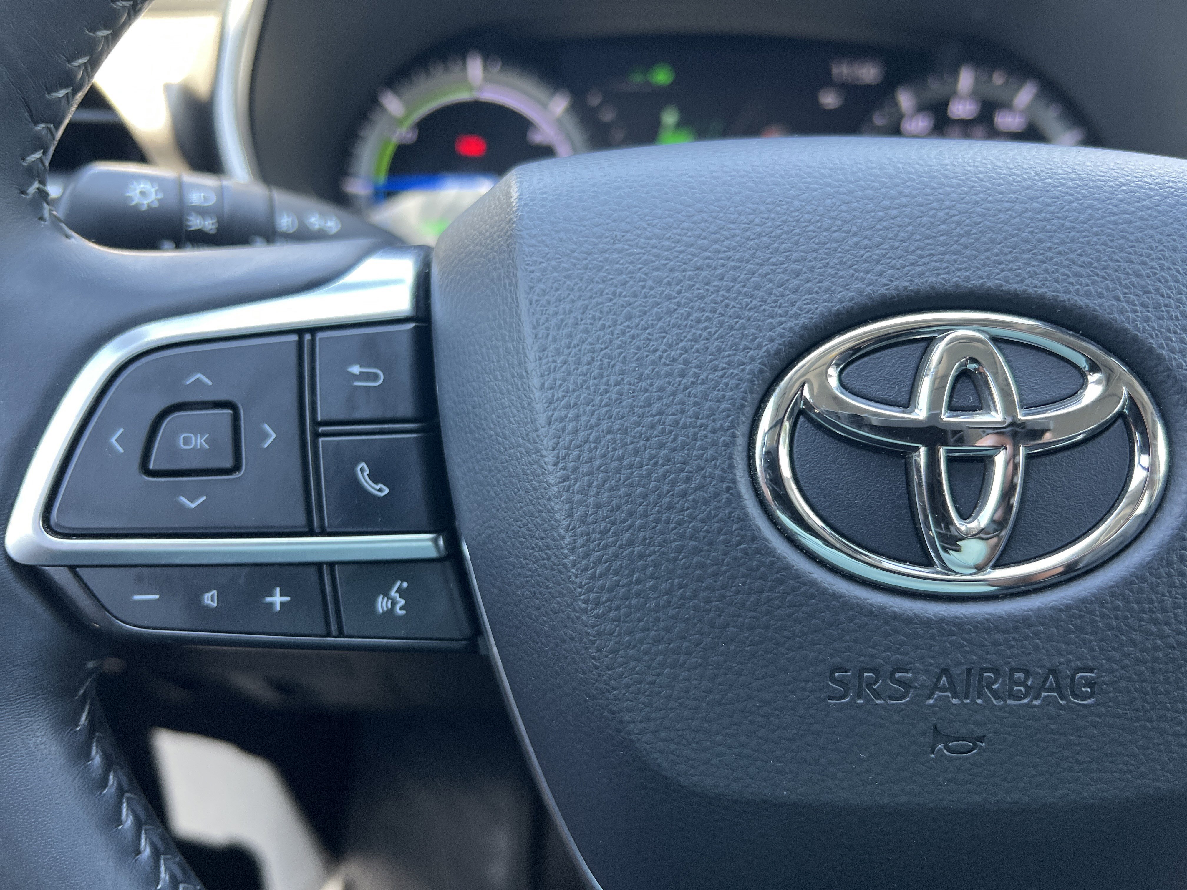 Used 2021 Toyota Highlander XLE AWD/4WD image 32