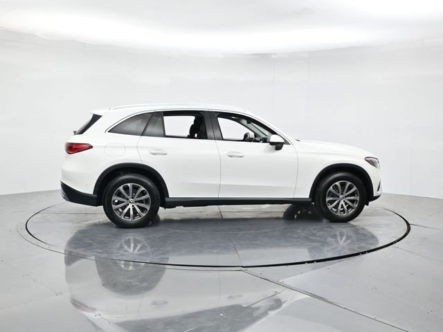 Used 2024 Mercedes-Benz GLC 300 image 2