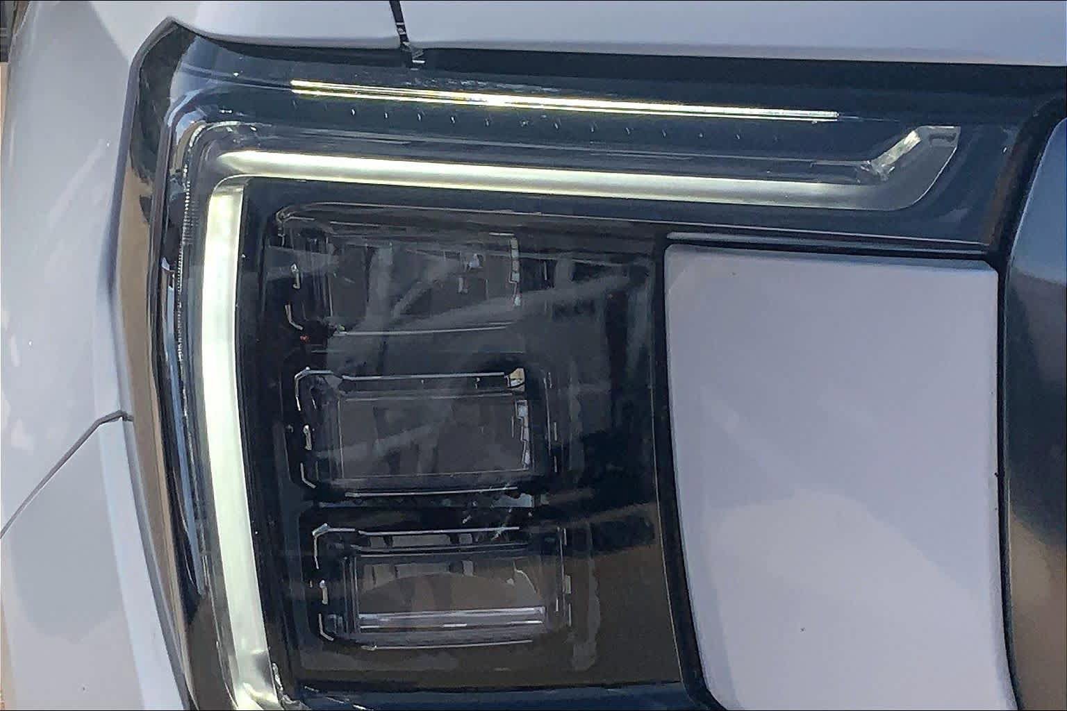 Used 2024 GMC Yukon XL AT4 w/ AT4 Premium Package AWD/4WD image 28