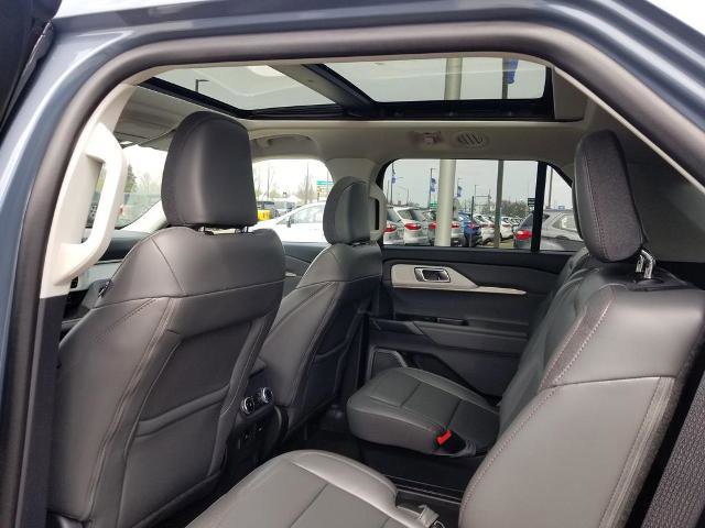 Certified 2025 Ford Explorer Active w/ Active Comfort Package AWD/4WD image 16