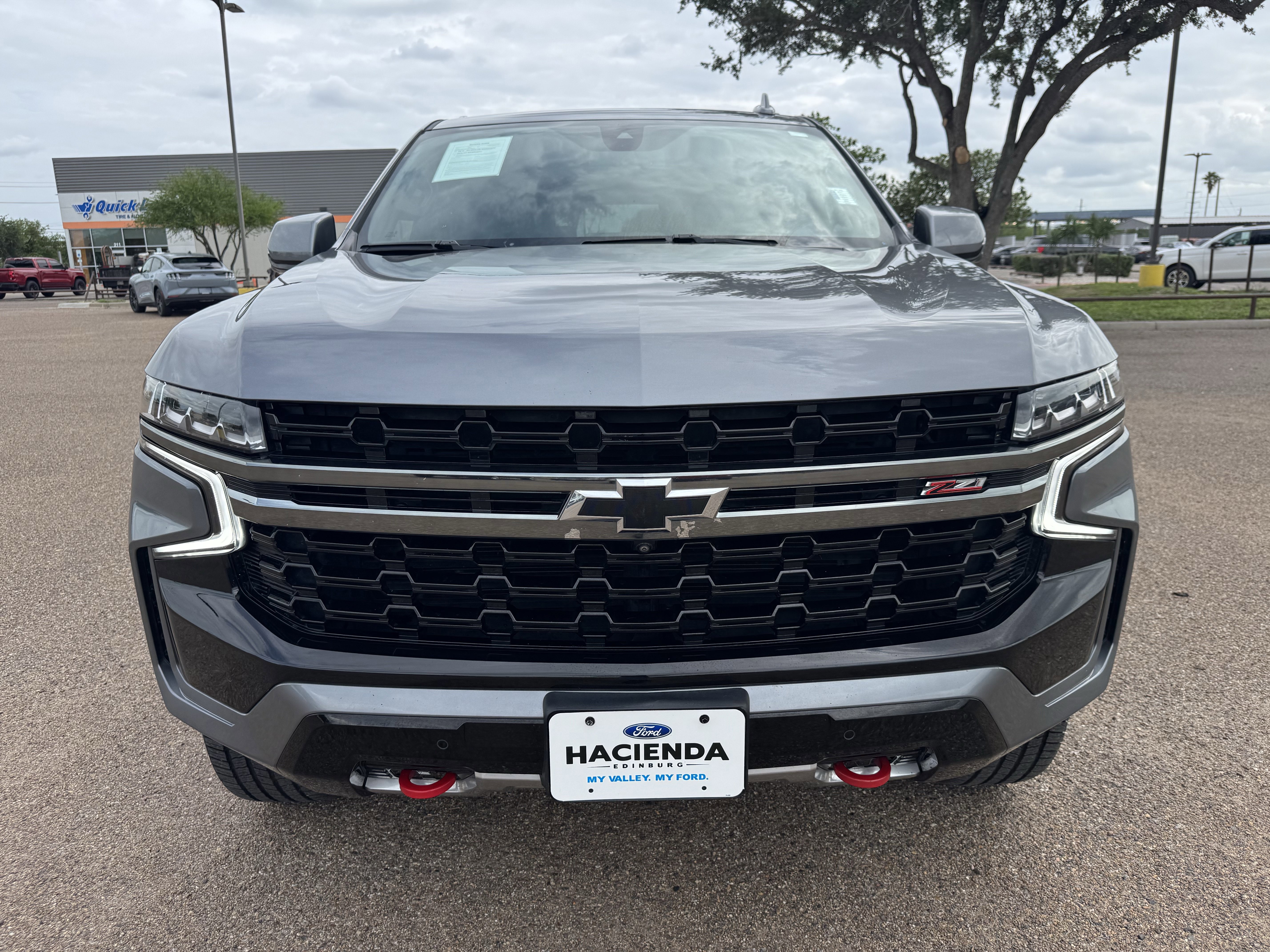 Used 2021 Chevrolet Tahoe Z71 w/ Luxury Package AWD/4WD image 6