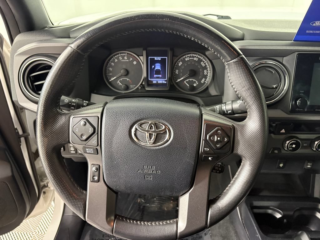 Used 2017 Toyota Tacoma TRD Off-Road w/ Tow Package RWD image 15
