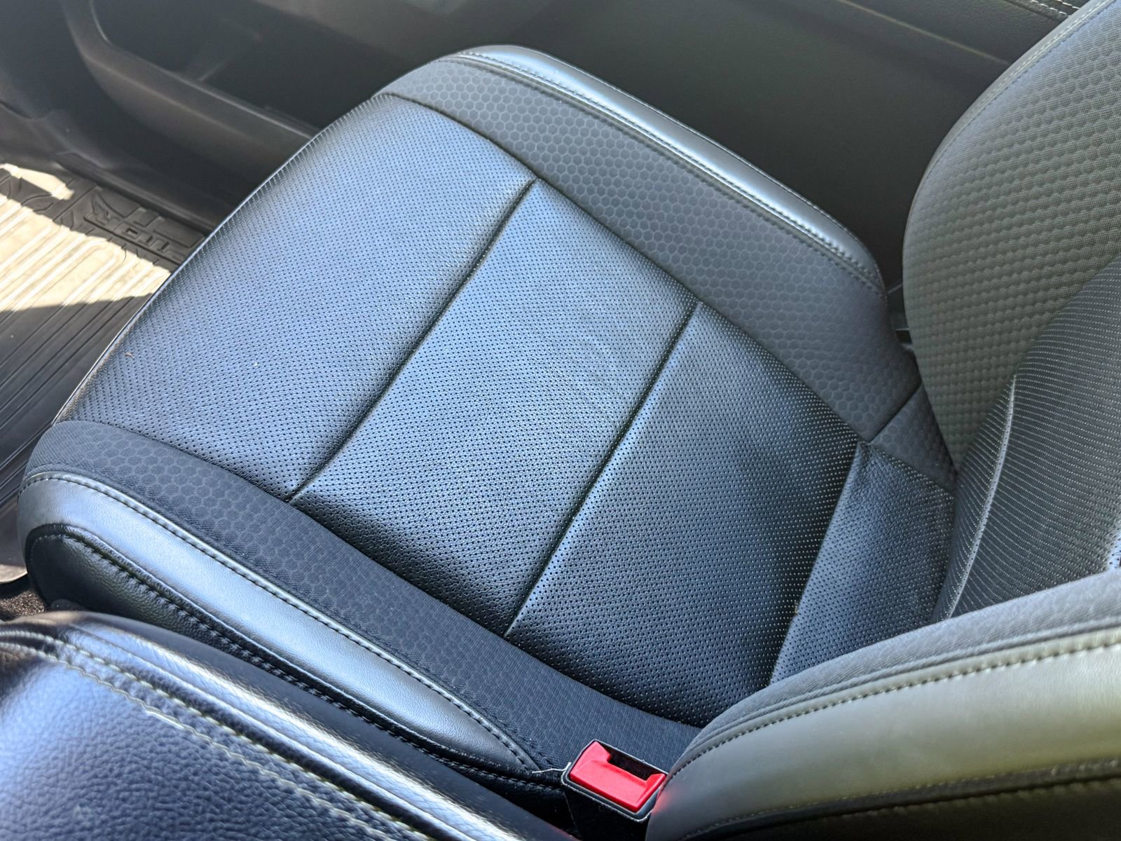 Certified 2019 Ford F150 Raptor w/ Equipment Group 802A Luxury AWD/4WD image 37