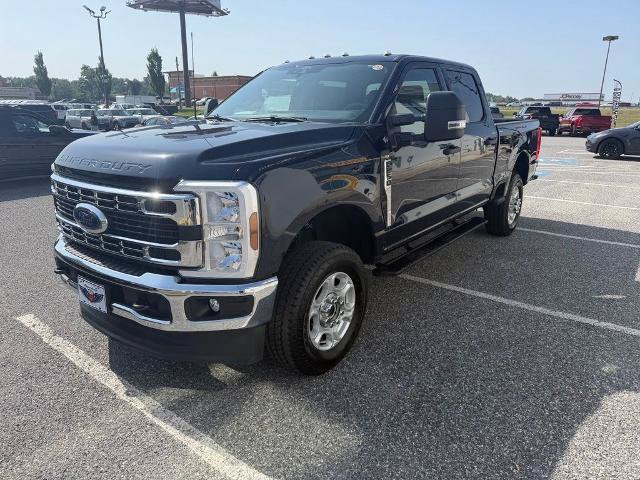 Certified 2025 Ford F250 XLT w/ FX4 Off-Road Package AWD/4WD image 4