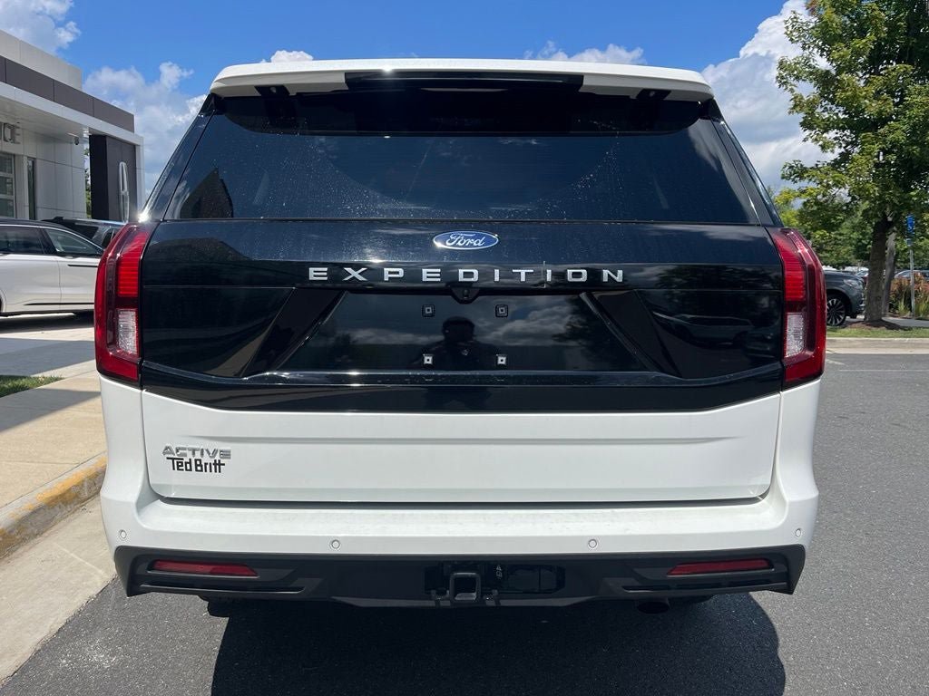 Certified 2025 Ford Expedition Active AWD/4WD image 8