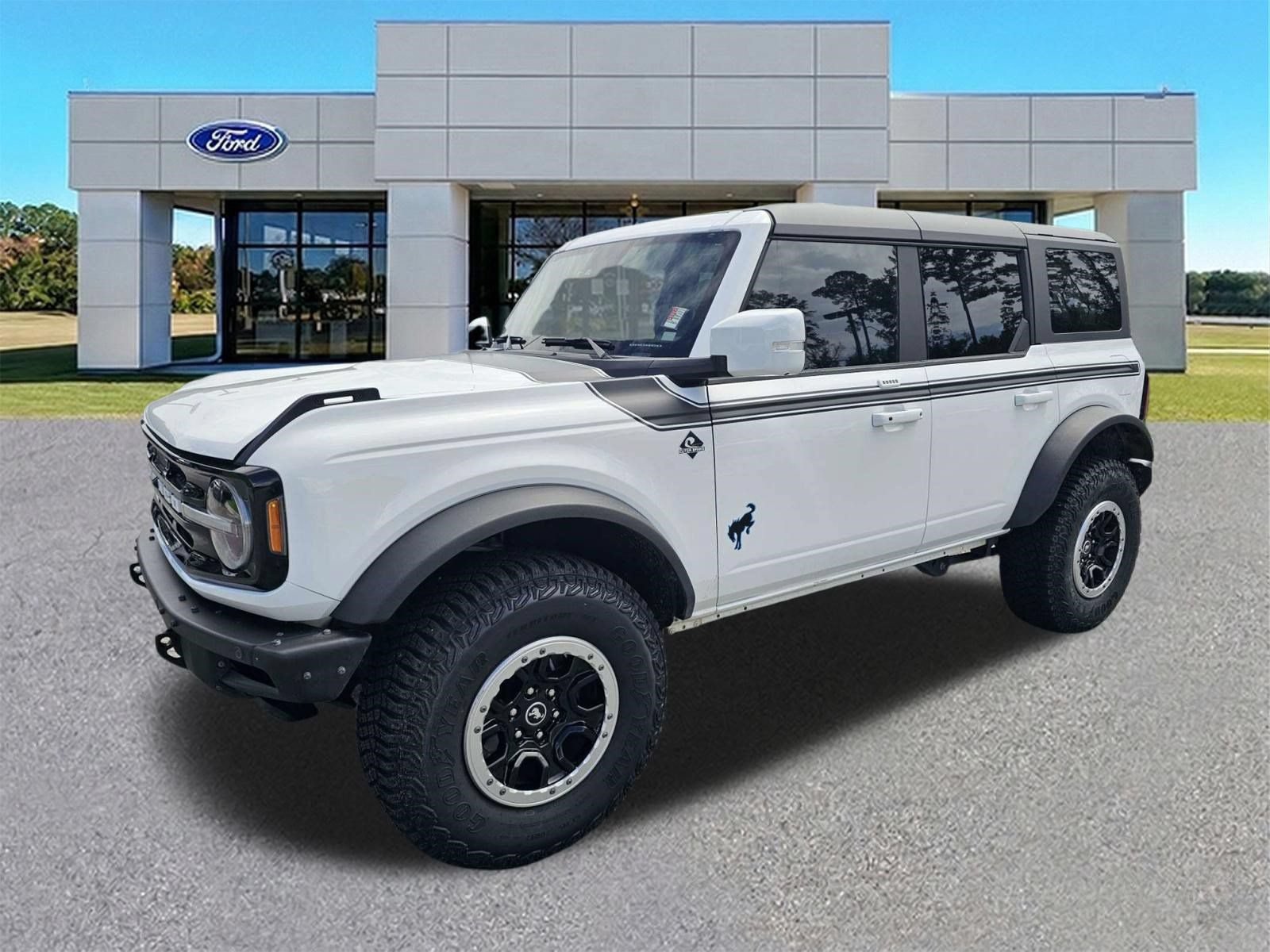 Certified 2022 Ford Bronco Outer Banks w/ Sasquatch Package AWD/4WD image 8