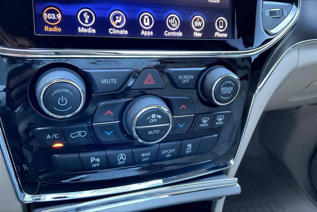 Used 2019 Jeep Grand Cherokee Overland RWD image 15
