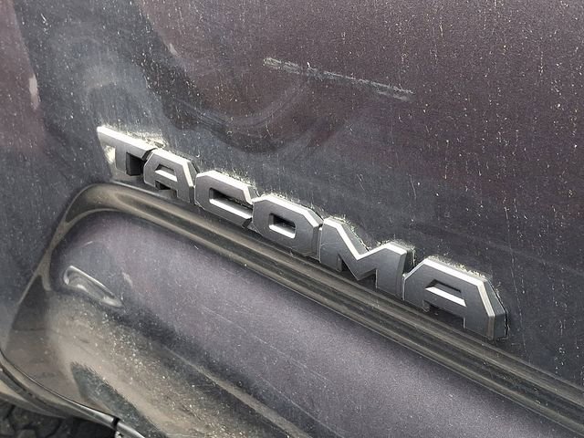 Used 2023 Toyota Tacoma SR5 AWD/4WD image 5