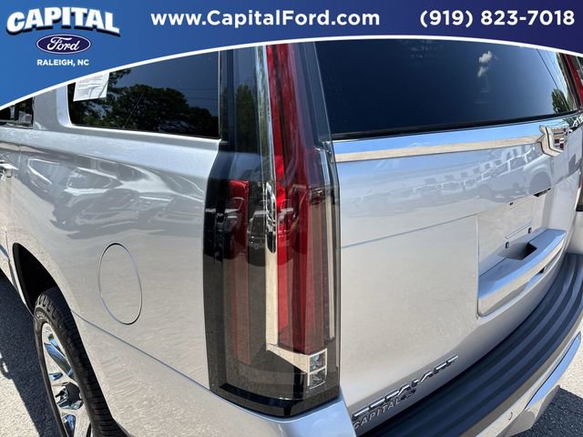 Used 2020 Cadillac Escalade Premium Luxury AWD/4WD image 15
