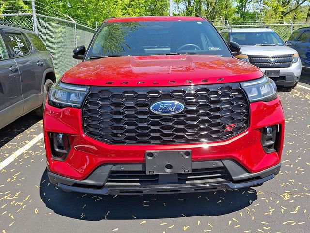 Certified 2025 Ford Explorer ST AWD/4WD image 2