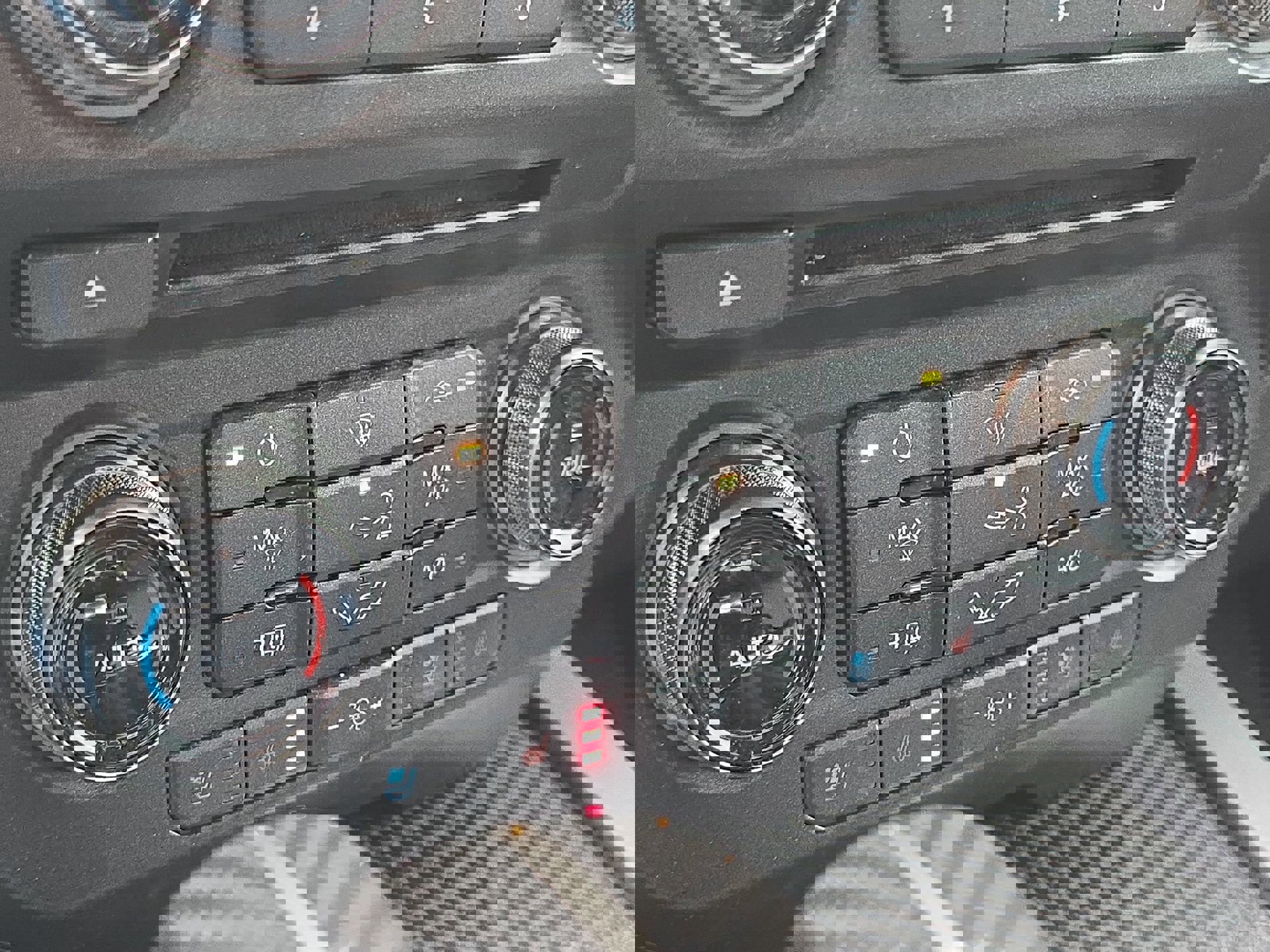 Certified 2018 Ford F150 Raptor w/ Equipment Group 802A Luxury image 19