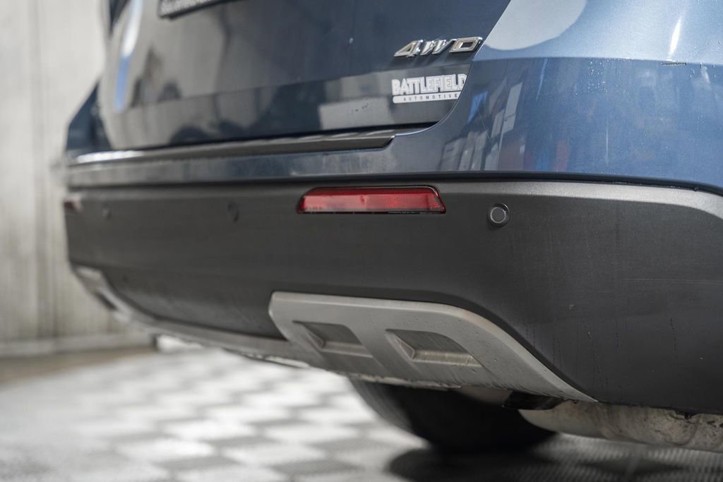 Certified 2021 Ford Explorer XLT w/ Equipment Group 202A image 8