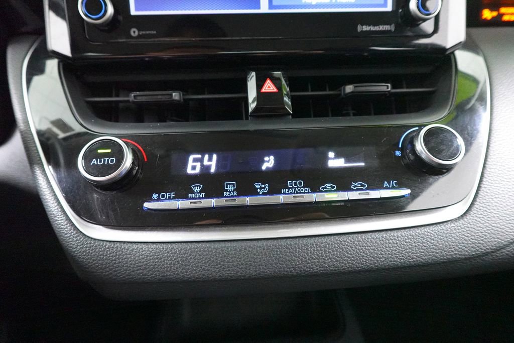 Used 2022 Toyota Corolla LE image 18