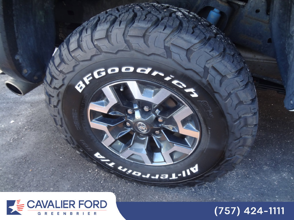 Used 2023 Toyota Tacoma TRD Off-Road AWD/4WD image 12