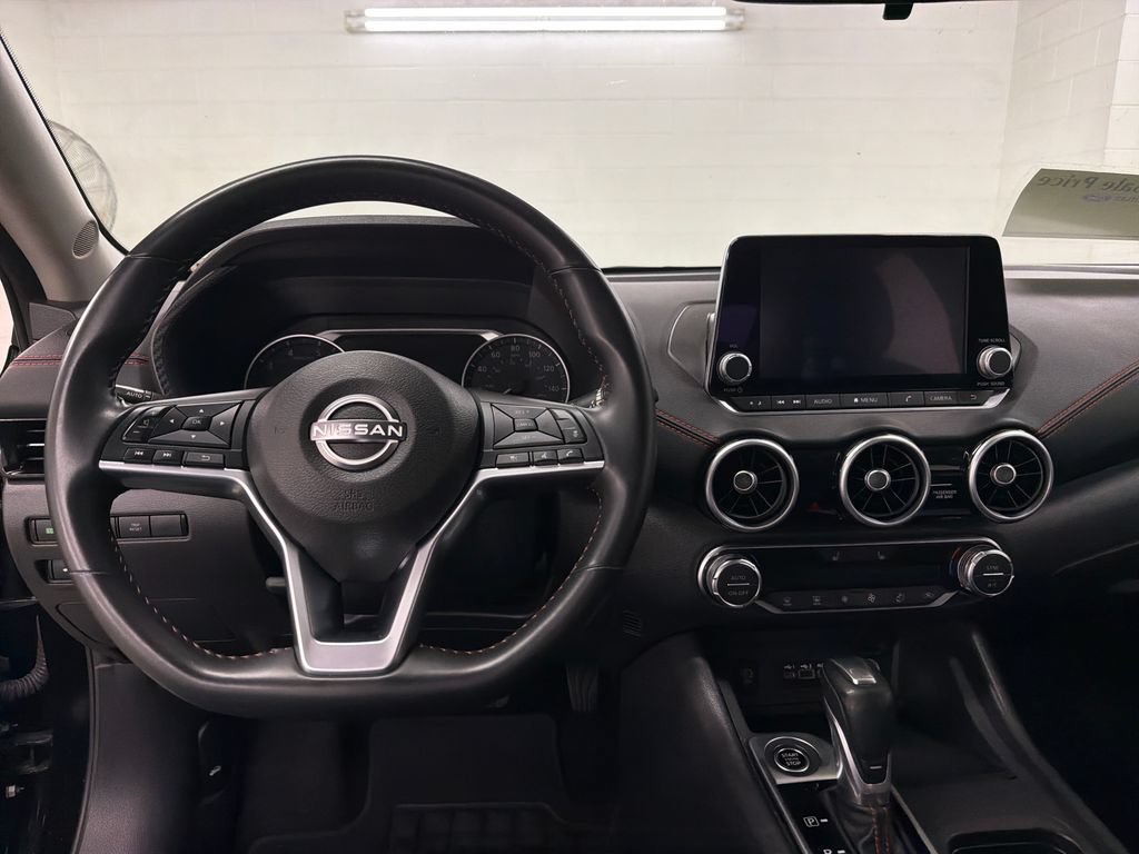 Used 2025 Nissan Sentra SR FWD image 9