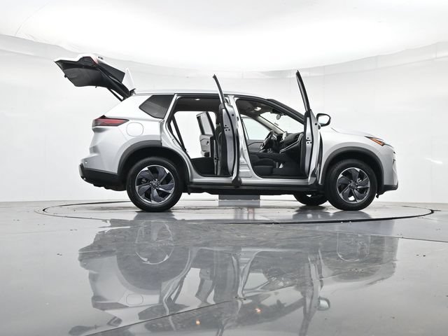 Used 2025 Nissan Rogue SV FWD image 52