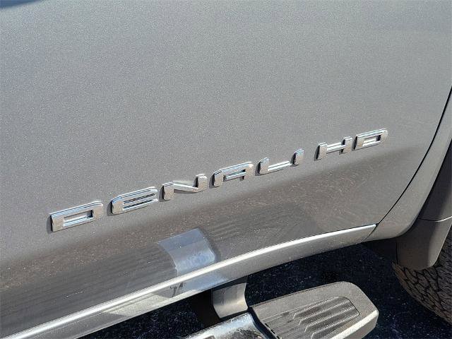Used 2025 GMC Sierra 2500 Denali w/ Technology Package image 9