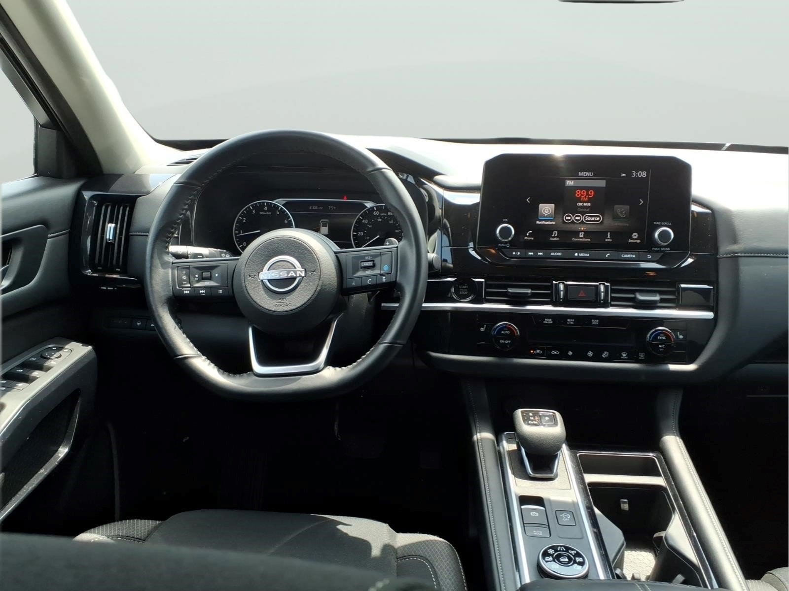 Used 2025 Nissan Pathfinder SV AWD/4WD image 10