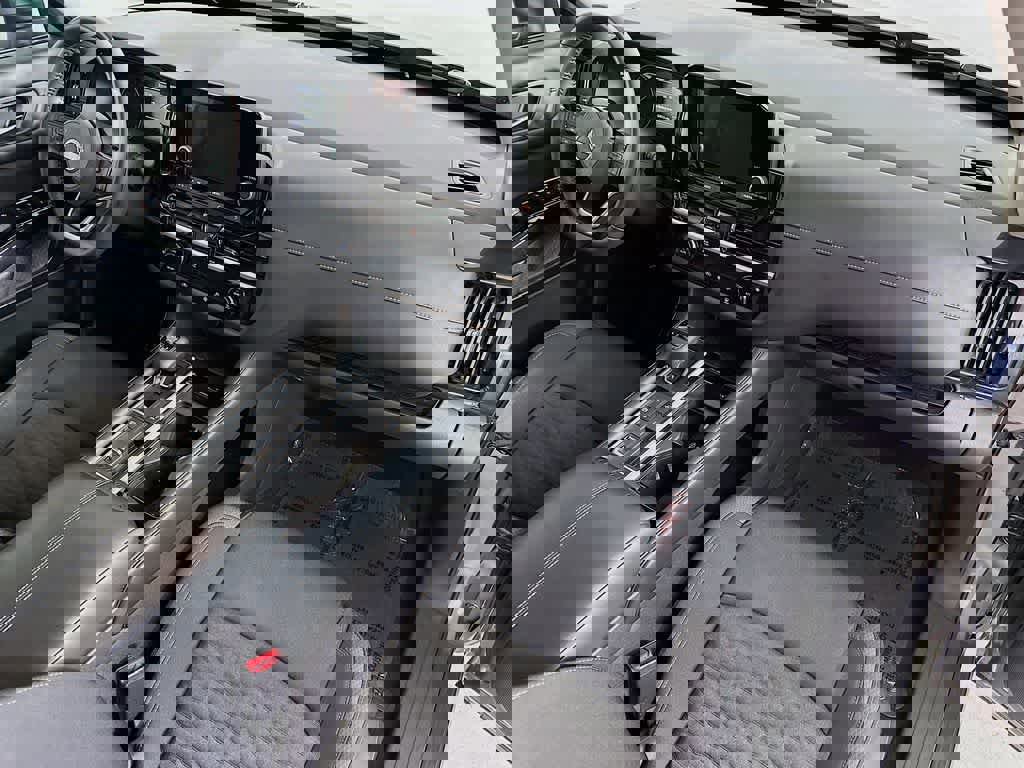 Used 2022 Nissan Pathfinder SV w/ SV Premium Package FWD image 34