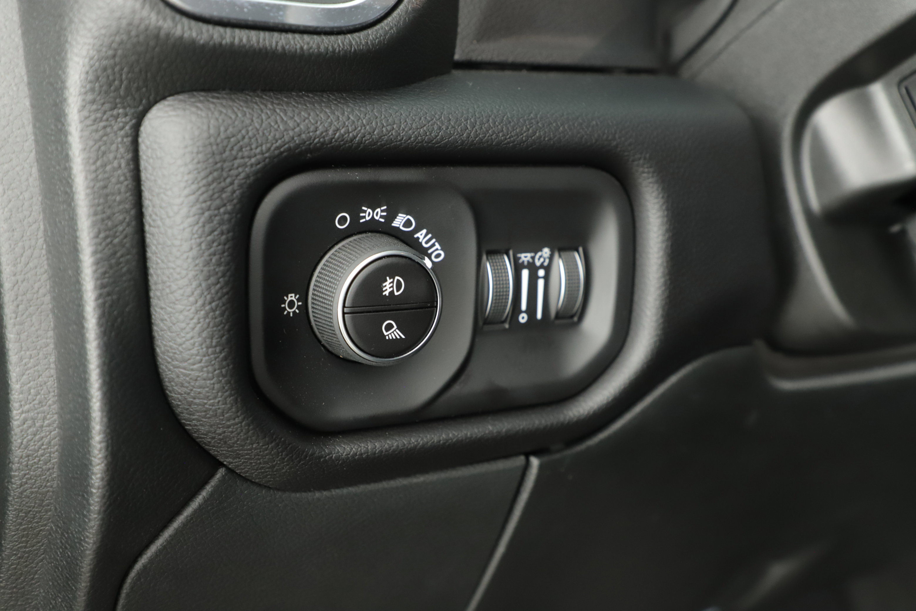 Used 2025 RAM 2500 Laramie image 17