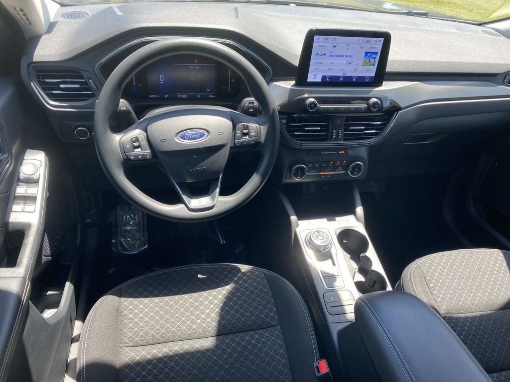 Certified 2025 Ford Escape Active FWD image 14