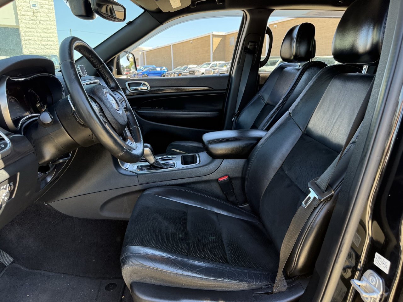 Used 2017 Jeep Grand Cherokee Altitude RWD image 25