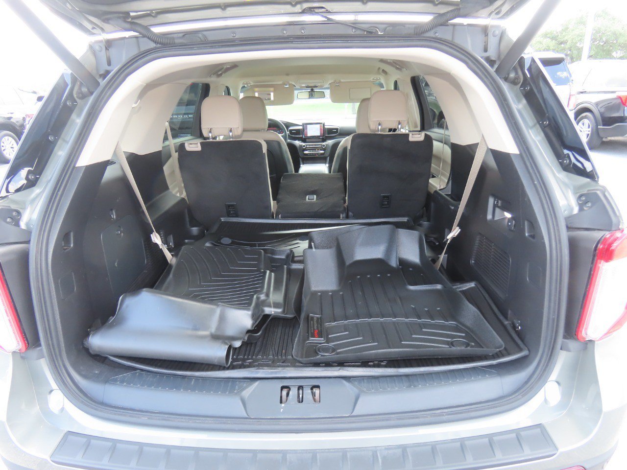 Certified 2020 Ford Explorer XLT w/ Equipment Group 202A RWD image 14