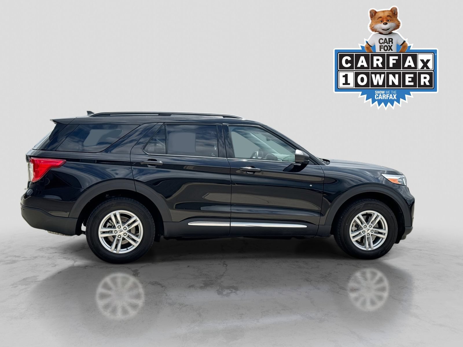 Certified 2023 Ford Explorer XLT w/ Equipment Group 202A AWD/4WD image 9