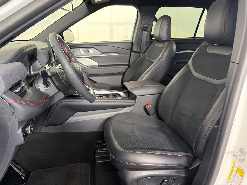 Certified 2025 Ford Explorer ST image 11