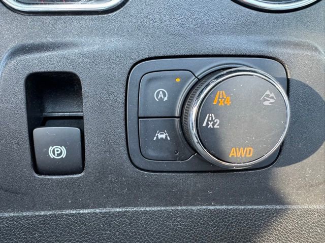 Used 2023 Chevrolet Traverse RS image 24