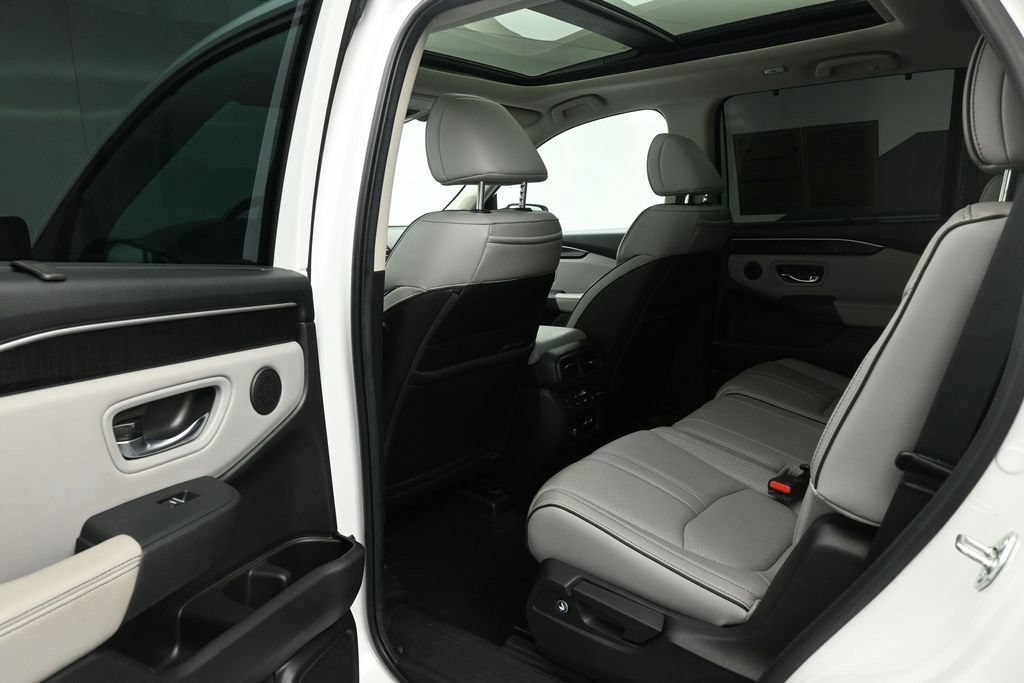 Used 2023 Honda Pilot Elite image 17