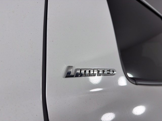 Used 2018 Toyota Tundra Limited w/ Limited Premium Package AWD/4WD image 19