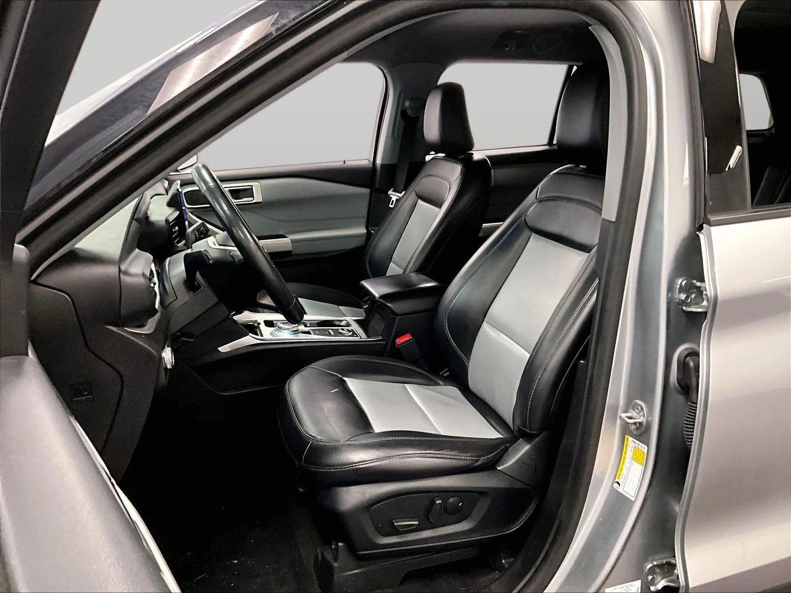 Certified 2023 Ford Explorer XLT w/ Equipment Group 202A image 24