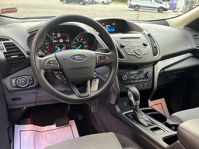 Certified 2018 Ford Escape SE w/ Ford Safe & Smart Package FWD image 16