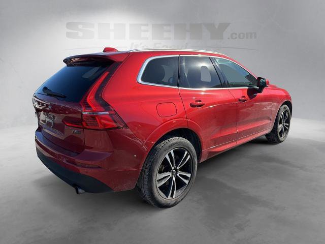 Used 2021 Volvo XC60 T5 Momentum w/ Premium Package image 4