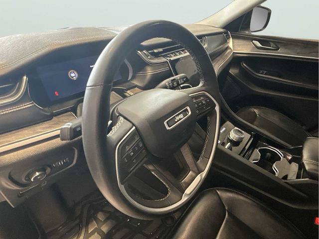 Used 2023 Jeep Grand Cherokee Limited AWD/4WD image 9