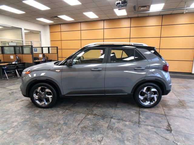 Used 2022 Hyundai Venue Limited w/ Cargo Package FWD image 4