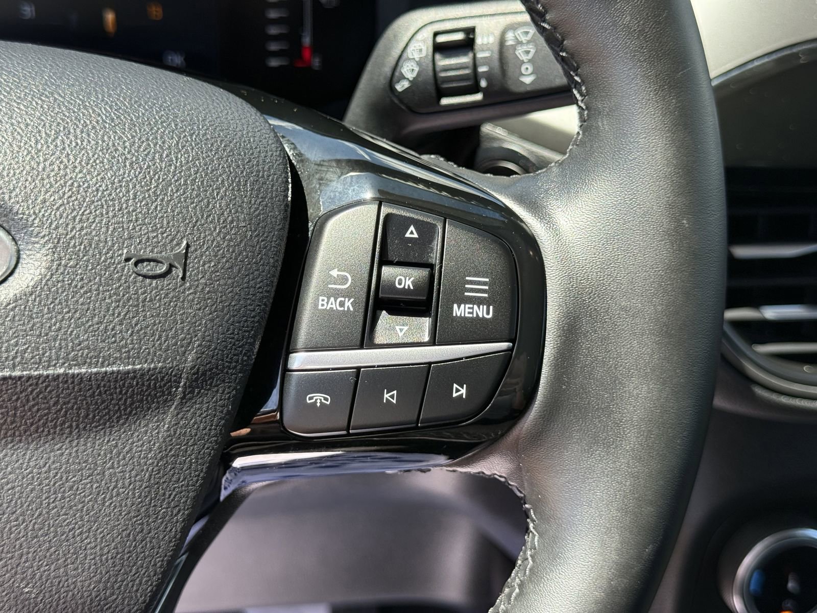 Certified 2024 Ford Escape Active w/ Cold Weather Package FWD image 29