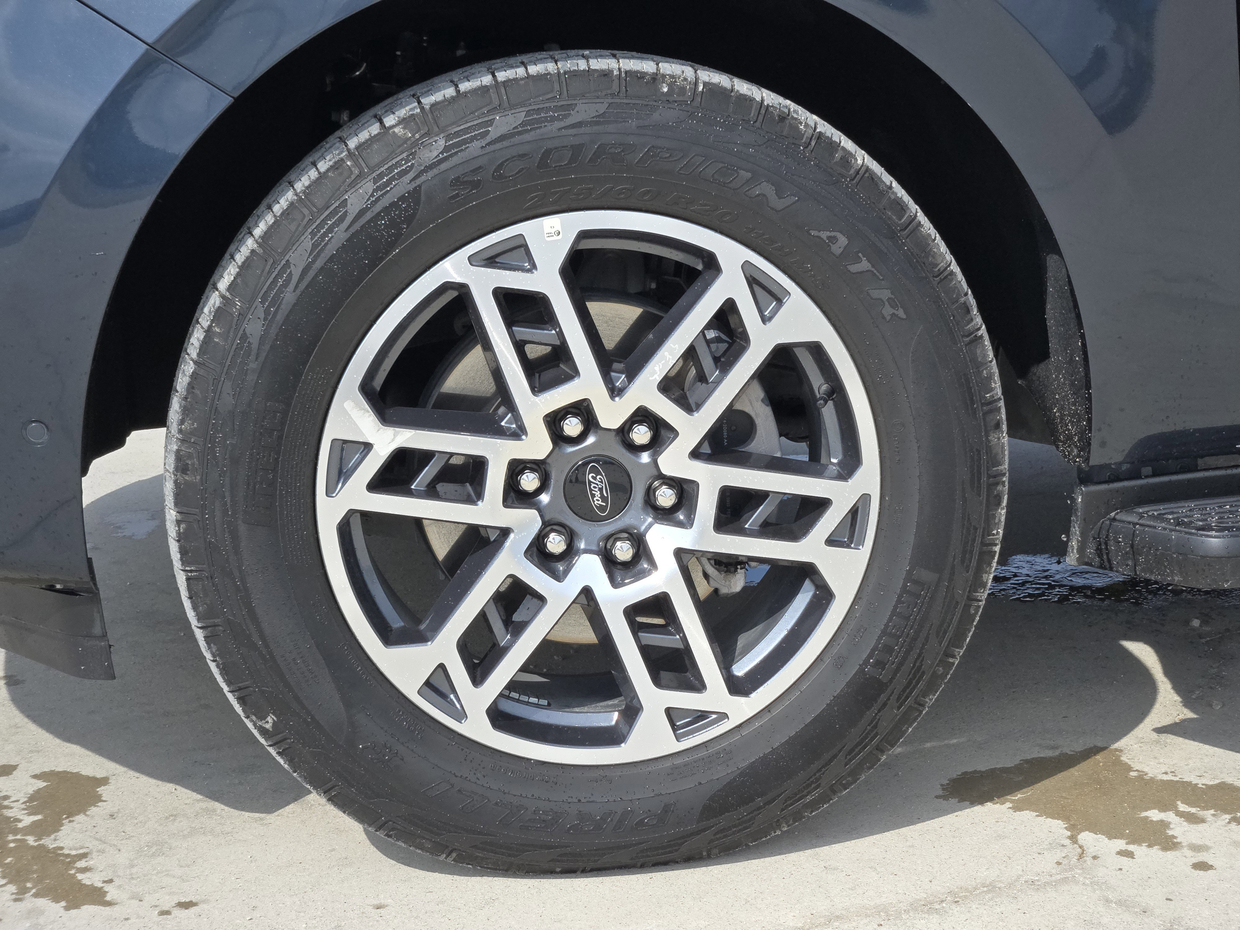 Certified 2025 Ford Expedition Active AWD/4WD image 12