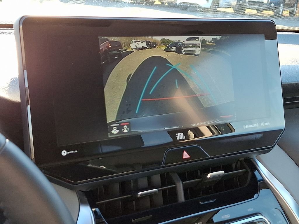 Used 2021 Toyota Venza XLE image 17