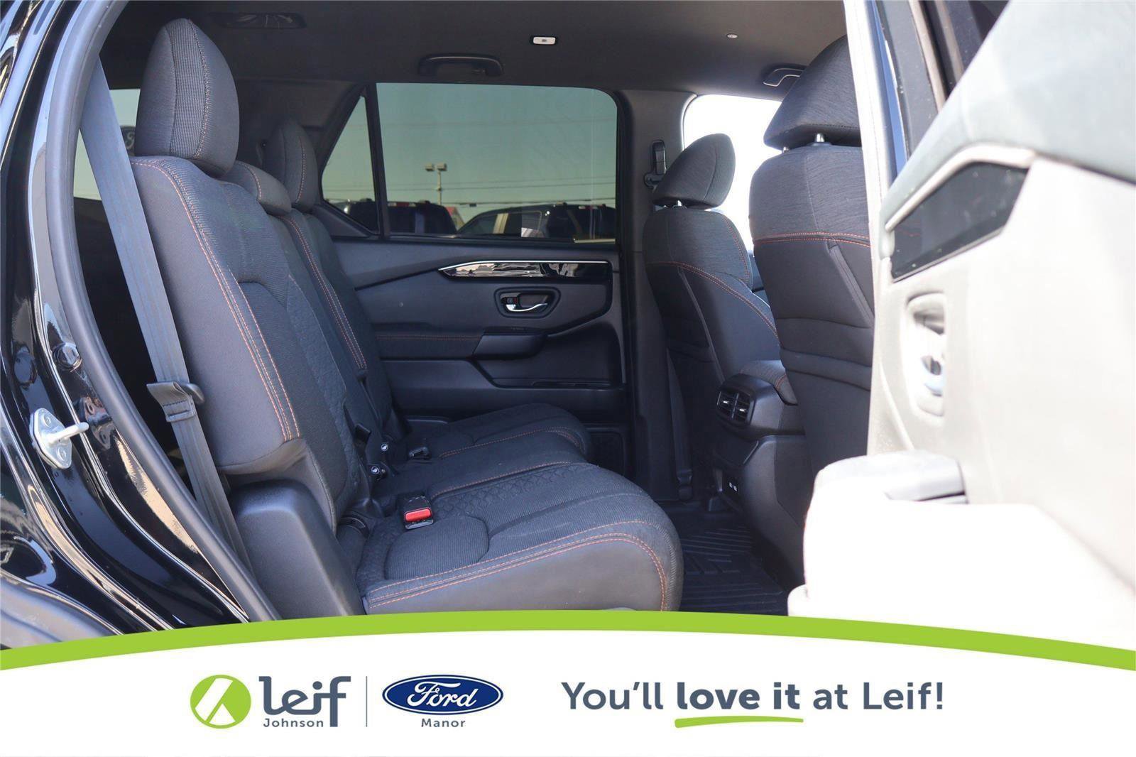 Used 2023 Honda Pilot Sport image 36