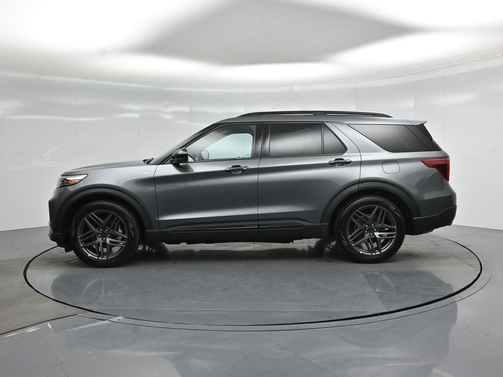 Certified 2024 Ford Explorer ST-Line w/ Class IV Trailer Tow Package RWD image 25
