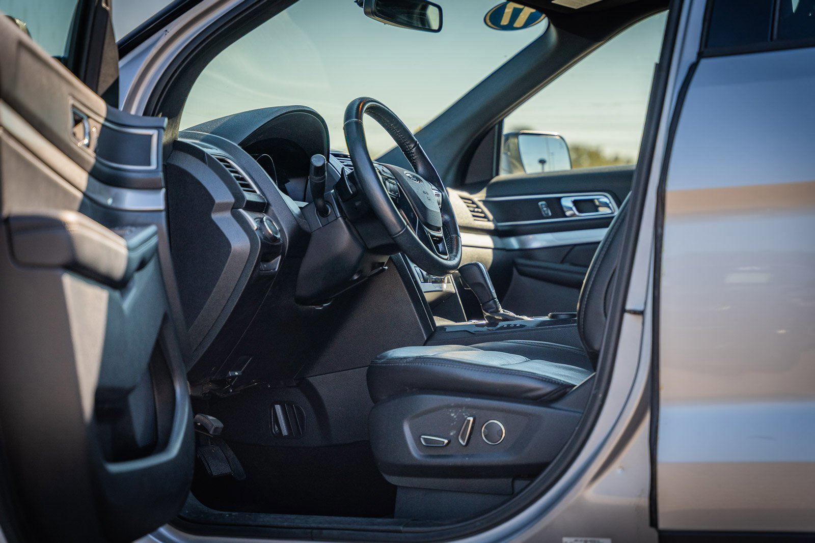 Certified 2017 Ford Explorer XLT w/ Equipment Group 202A image 19