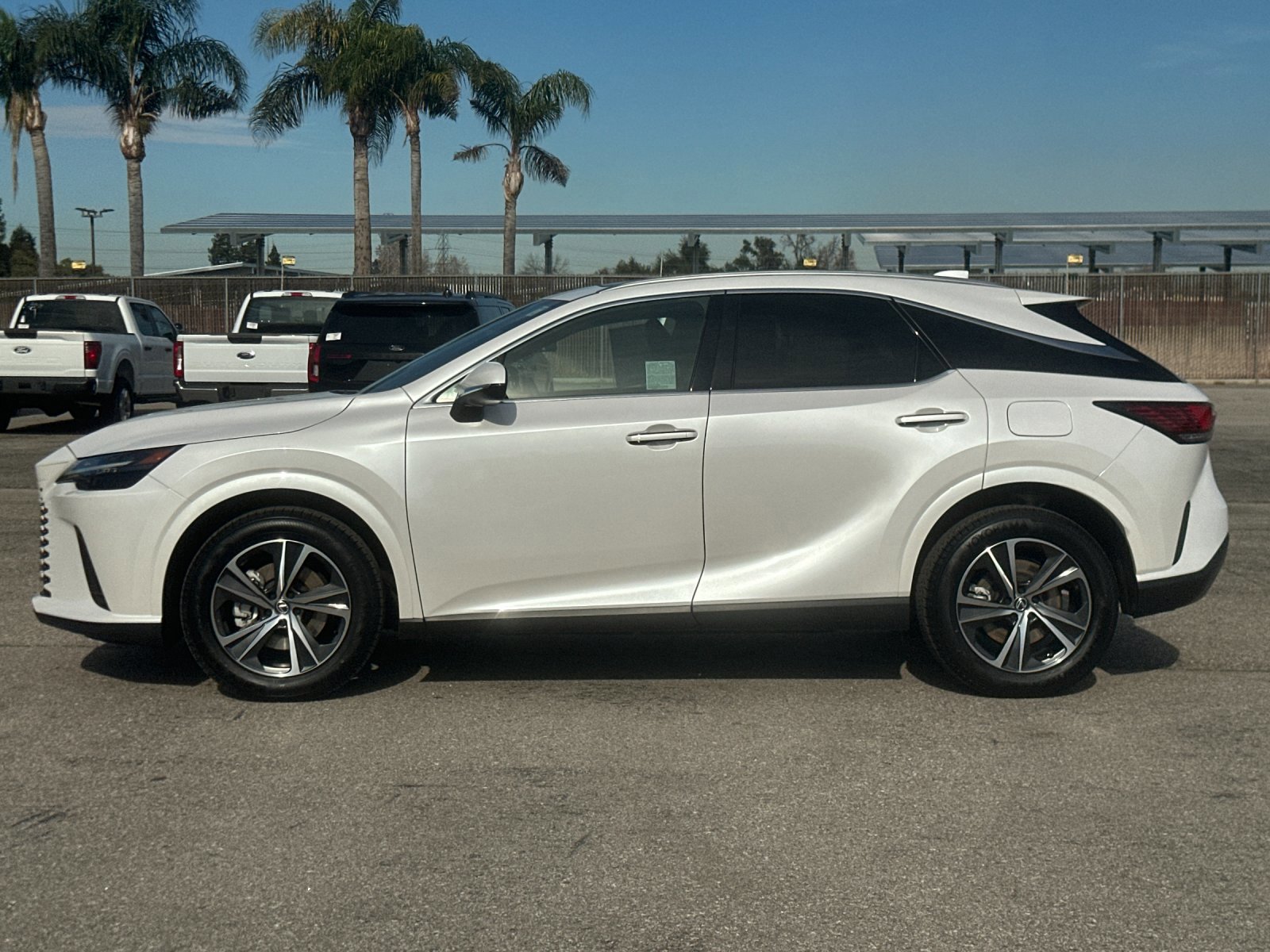 Used 2023 Lexus RX 350h image 2
