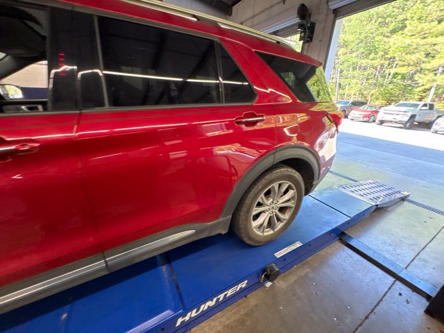 Certified 2021 Ford Explorer Limited w/ Equipment Group 301A AWD/4WD image 9