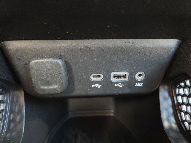 Used 2021 Chevrolet TrailBlazer LT w/ Premium Seating Package FWD image 34