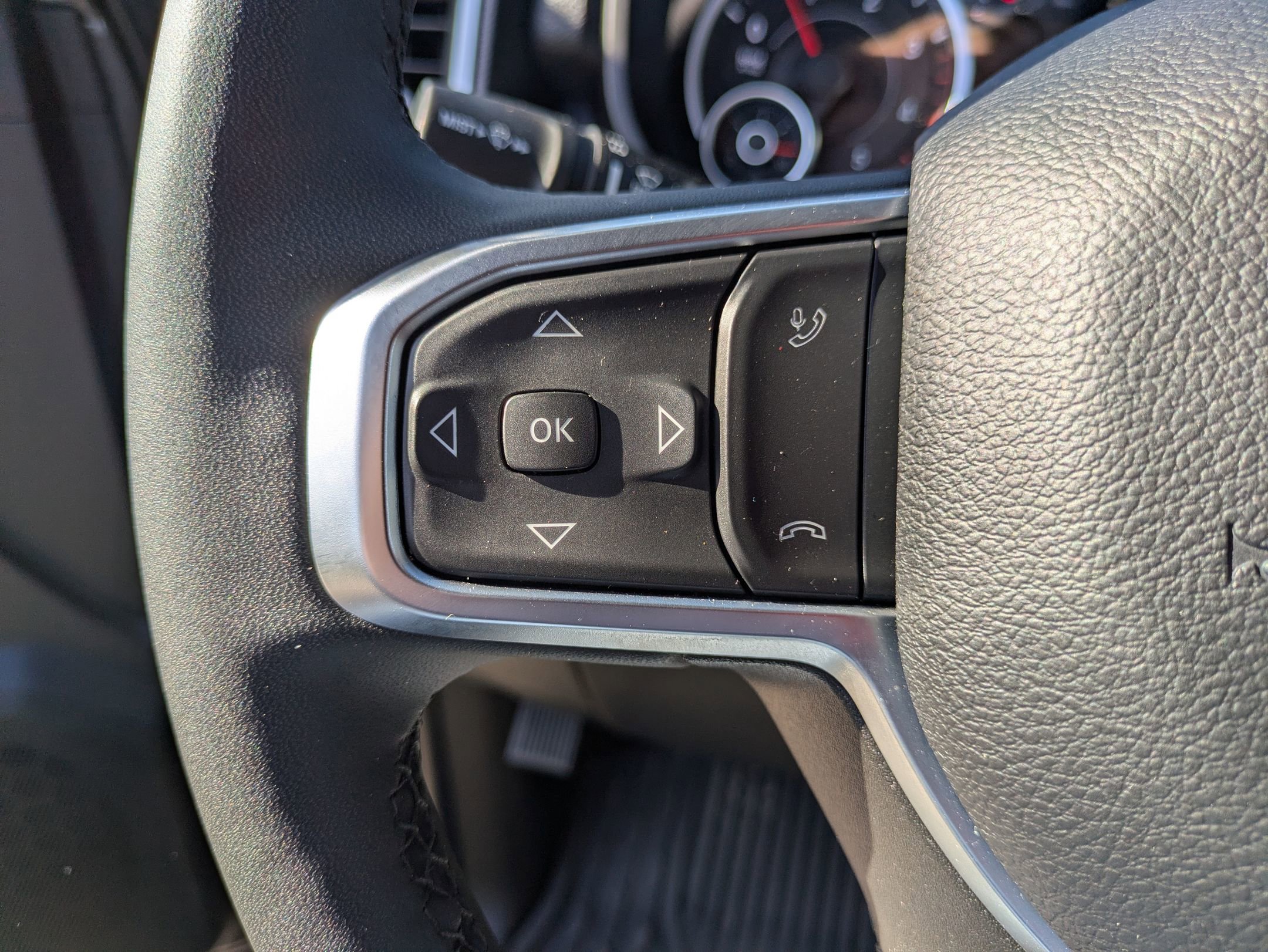 Used 2025 RAM 2500 Big Horn AWD/4WD image 17