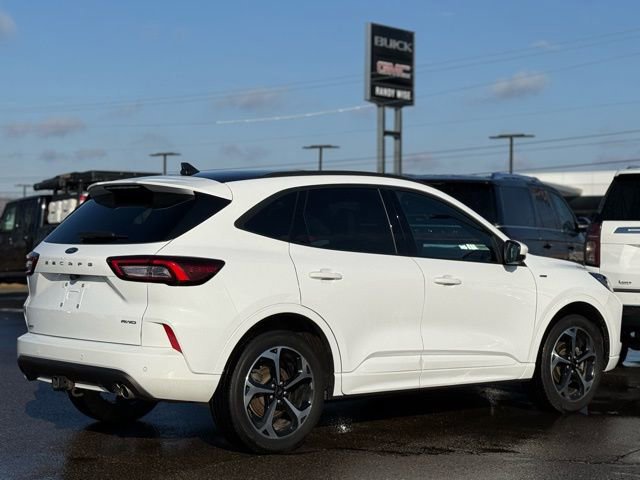 Certified 2023 Ford Escape ST-Line Select w/ Tech Pack #2 image 8
