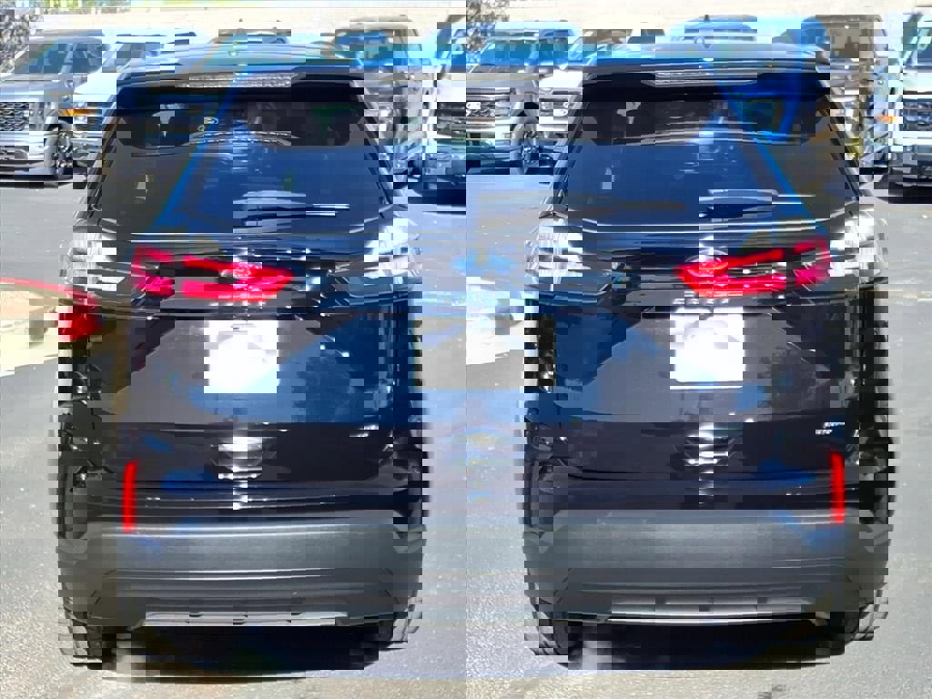 Certified 2024 Ford Edge SE image 5